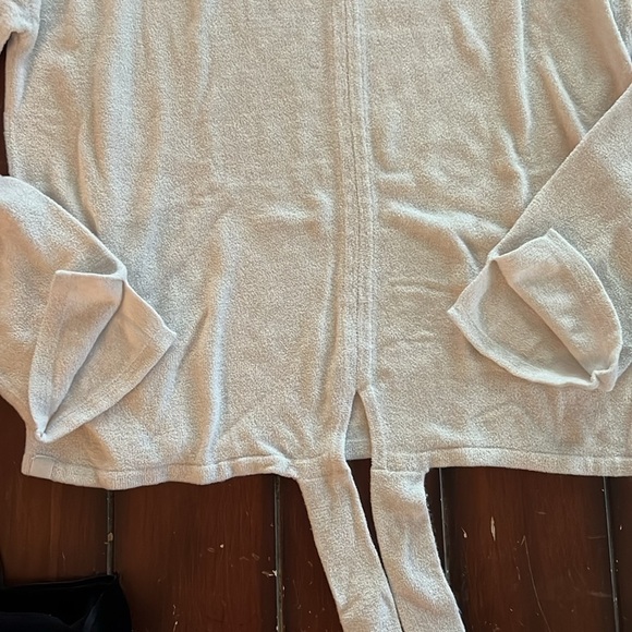 Barefoot Dreams Cozy Chic Ultra Lite Tie Front Sweater Size S - Picture 3 of 5